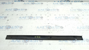 Уплотнитель радиатора верхний передний BMW X1 F48 16-22 B46 на радиаторе