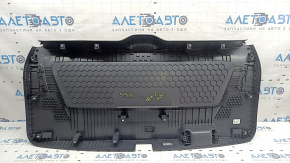 Обшивка двери багажника нижняя VW Atlas 18-26 черная, с ручкой и заглушкой, потерта, в краске