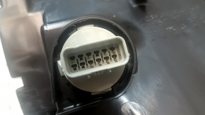 Фара передняя правая в сборе Honda CRV 23-26 LED с черным глянцевым молдингом, потертый молдинг