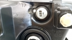 Фара передня ліва Toyota Sequoia 08-17 гола