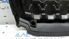 Накладка двигателя VW Tiguan 18-24 отсутствуют втулки крепления, царапины