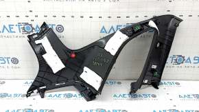 Накладка задньої стійки верхня права Honda CRV 23-26 чорна, подряпини