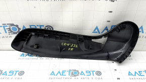 Накладка пассажирского сидения боковая правая Honda CRV 23-26 черная, под механику
