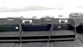 Каркас решітки радиатора grill Audi Q7 16-19 немає фрагмента, тріщини, зламані кріплення