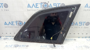 Форточка глухе скло задня ліва Audi Q7 16-26 тонування, з молдингом хром, надірваний ущільнювач