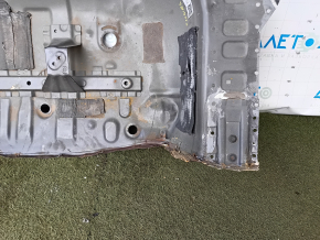 Корыто багажника Toyota Rav4 13-18 высверлено, ржавое