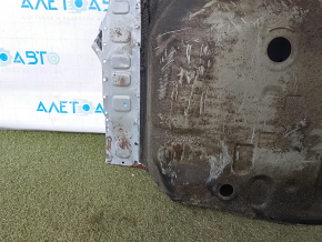 Корыто багажника Toyota Rav4 13-18 высверлено, ржавое