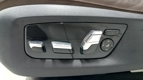 Водительское сидение BMW 5 G30 17-23 с airbag, электрическое, подогрев, вентиляция, массаж, память, кожа темно-коричневая, Komfort, надломано крепление накладки, потерто