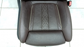 Пассажирское сидение BMW 5 G30 17-23 с airbag, электрическое, подогрев, вентиляция, массаж, память, кожа темно-коричневая, Komfort, царапины, вмятины на задней накладке
