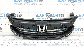 Основа решетки радиатора Honda Accord 16-17 hybrid, с эмблемой, треснута, сломано крепление