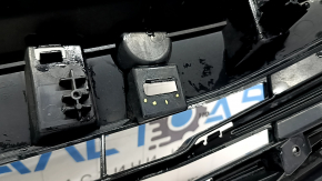 Основа решетки радиатора Honda Accord 16-17 hybrid, с эмблемой, треснута, сломано крепление