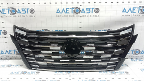 Грати радіатора grill Nissan Rogue 24-26 без камери