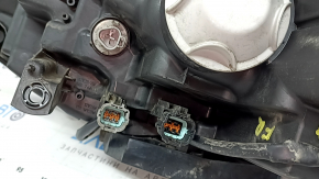 Фара передня права Nissan Rogue 17-20 галоген, пісок, тріщина в корпусі