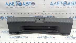 Накладка отвору багажника VW Jetta 19-26 чорна, подряпини