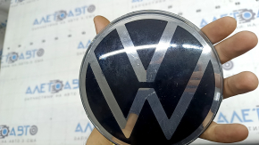 Емблема решітки радіатора VW Jetta 22-25 під дистроник, тріщини, сколи, надламані кріплення