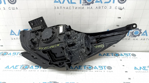 Фара передняя правая Kia Niro 17-19 HEV, PHEV с кронштейном, галоген, LED ДХО, под полировку, паутинка, отклеился уплотнитель