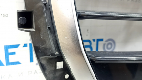 Решетка радиатора grill в сборе Audi Q5 80A 21-25 черный глянец, эмблема и молдинг хром, Quattro, нештатные отверстия, царапина