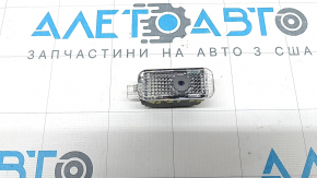 Плафон освещения в обшивке двери карточки нижний передний правый Audi Q5 80A 18-25