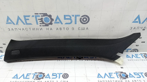 Накладка передньої стійки верхня ліва Audi Q3 8U 15-18 чорна, подряпини