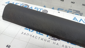 Накладка порога внутрішня передня ліва Audi Q3 8U 15-18 чорна, подряпини