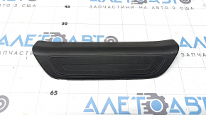 Накладка порогу зовнішня задня права Audi Q3 8U 15-18 чорна, подряпини
