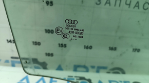 Скло дверей передньої правої Audi Q3 8U 15-18 подряпини