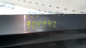 Накладка дверей нижня передня права Audi Q3 8U 16-18 тички, потерта