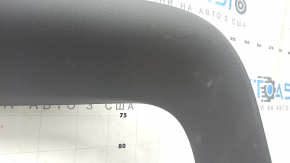 Обшивка двери багажника верхняя Mercedes W167 GLE 350 450 20-26 темно серая, потерта, сломаны направляющие