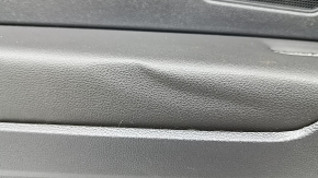 Обшивка дверей картка ззаду ліва VW Tiguan 18-20 чорна з чорною вставкою пластик, підлокітник шкіра чорний, під пищалку, подряпини, вм'ятина