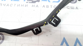 Накладка заднего бампера центральная Hyundai Tucson 22-24 структура, сломано крепление, треснута, деформирована