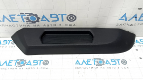 Накладка обшивки арки багажника права VW Tiguan 18-24 чорна під 3 ряди, подряпини