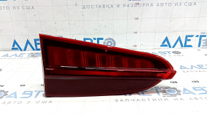 Фонарь внутренний дверь багажника левый Hyundai Santa FE 21-23 галоген, царапина