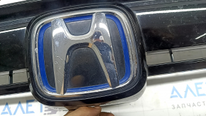 Решетка радиатора grill в сборе Honda CRV 20-22 со значком, hybrid, под радар, царапины на эмблеме