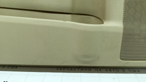 Обшивка двери карточка передняя левая Toyota Camry v55 15-17 usa бежевая с бежевой вставкой пластик, подлокотник резина, под химчистку, царапины