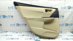 Обшивка дверей картка задня ліва Toyota Camry v55 15-17 usa бежева з бежевою вставкою пластик, підлокітник гума, з керуванням склопідйомника, подряпини, під хімчистку, побілий пластик