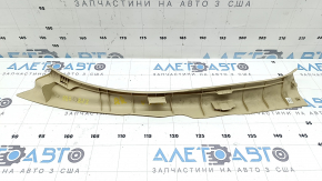 Накладка порога задняя правая внутренняя Toyota Camry v55 15-17 usa бежевая, потерта, под химчистку