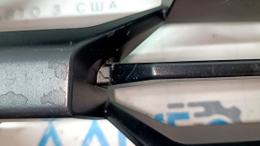 Решітка радіатора grill у зборі Hyundai Santa FE 21-23 зі значком, чорна, тріщини, подряпини