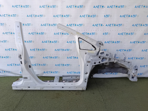 Чверть передня права Toyota Prius V 12-17 біла, з центральною стійкою, відпилена