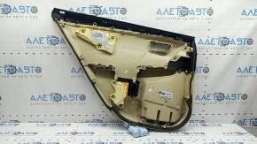Обшивка двери карточка задняя правая Toyota Camry v55 15-17 usa бежевая с бежевой вставкой пластик, подлокотник резина, царапины, под химчистку