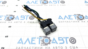 Блок реле подкапотный правый Toyota Camry v55 15-17