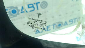 Лобове скло Tesla Model 3 18-23 з підігрівом, сколи