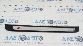 Накладка порогу передня права Audi A4 B8 08-16 седан хром, S line, зламана напрямна, подряпини, тички, зам'ята
