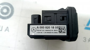 Розетка центральной консоли Mercedes X167 GLS 450 580 20-23 115V USA, царапины