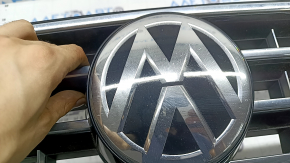 Грати радіатора grill зі значком VW Passat b8 16-19 USA під радар круїз, емблема під полірування