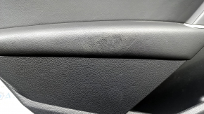 Обшивка дверей картка задня ліва VW Passat b8 16-19 USA чорна, з темно-сірою накладкою під дерево, вставка чорна шкіра, підлокітник шкіра чорна, подряпини, потерта шкіра