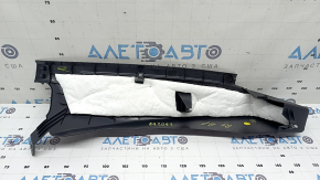 Накладка отвору дверей задньої лівої VW Passat b8 16-19 USA чорна, подряпини