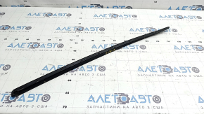 Молдинг лобового скла лівий Audi A3 8V 15-20 4d, 5d, тріснуть, подряпини