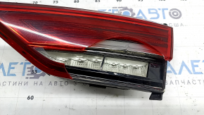 Фонарь внутренний крышка багажника правый Audi A3 8V 17-20 4d LED, разбито стекло, треснут
