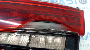 Фонарь внутренний крышка багажника правый Audi A3 8V 17-20 4d LED, разбито стекло, треснут