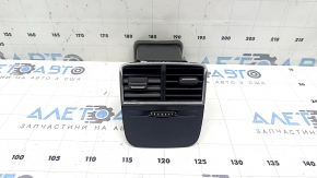Дефлектор воздуховода центральной консоли Audi A3 8V 15-20 черная с хромом, царапины